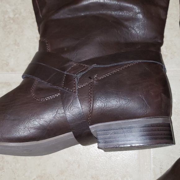 Mercy boots MOVING SALE!!!! - Picture 5 of 11